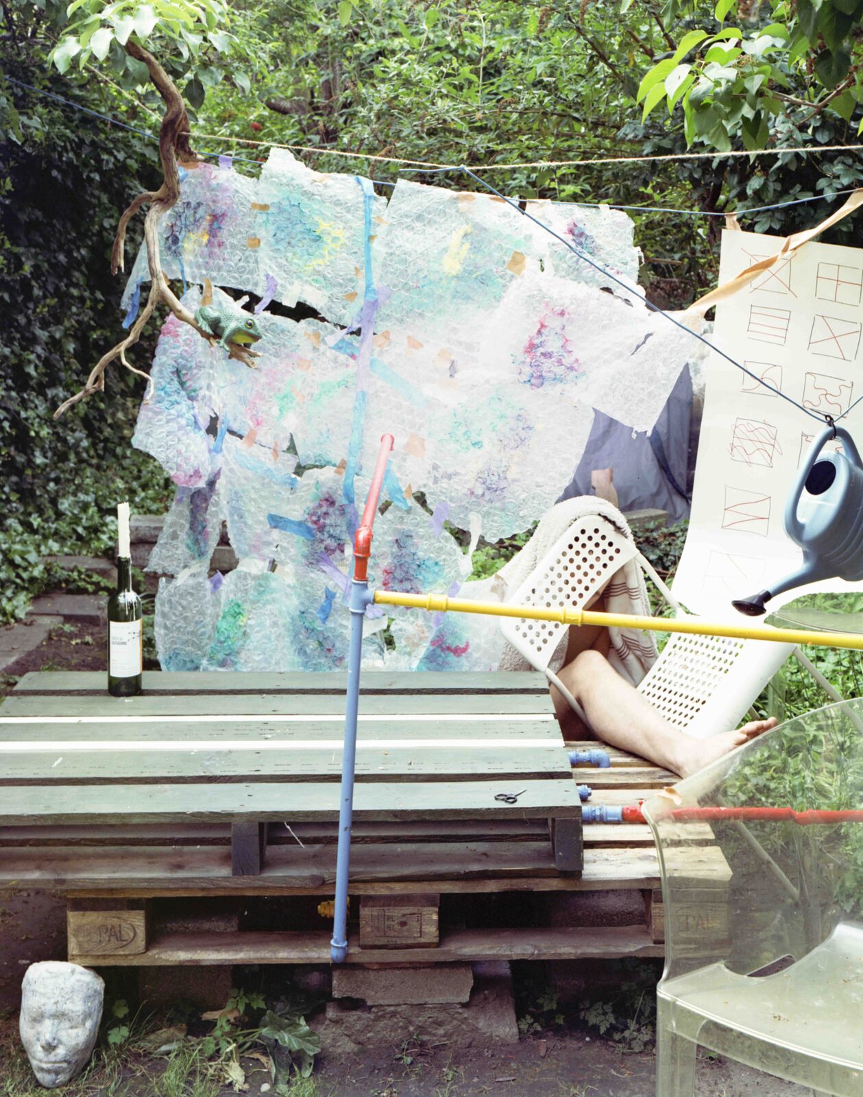 Autoportrait, tubes, 2026